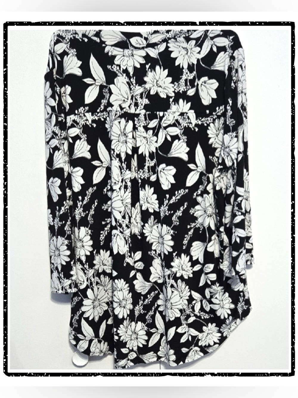 Black & White Floral V-Neck Long Sleeve Women's Top - Picture 2 of 5